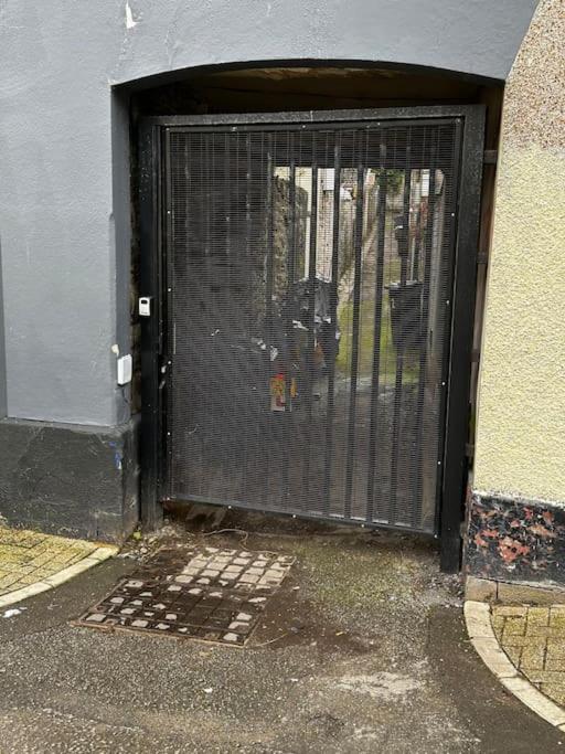 Studio Flat Twin - Town Centre Merthyr Tydfil Bagian luar foto